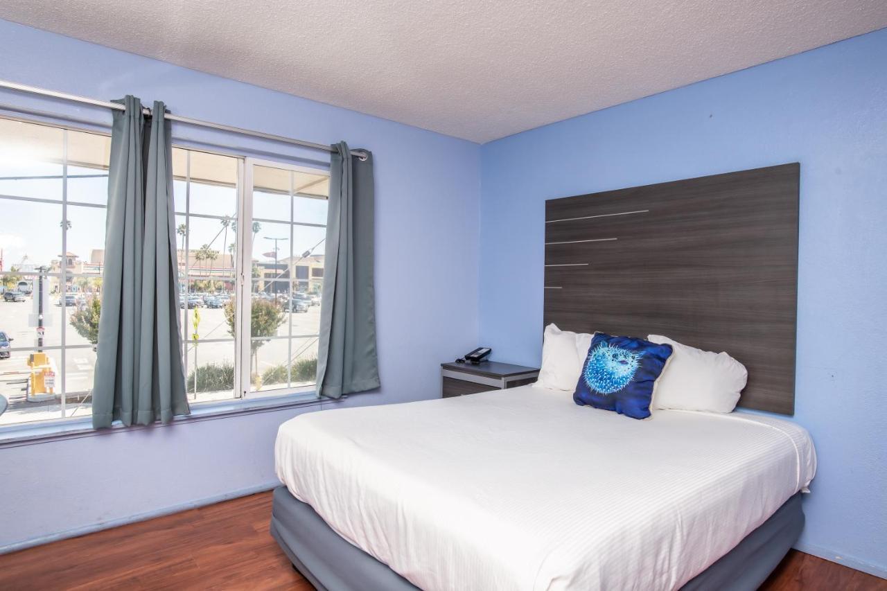 Aqua Breeze Inn Santa Cruz Exterior photo
