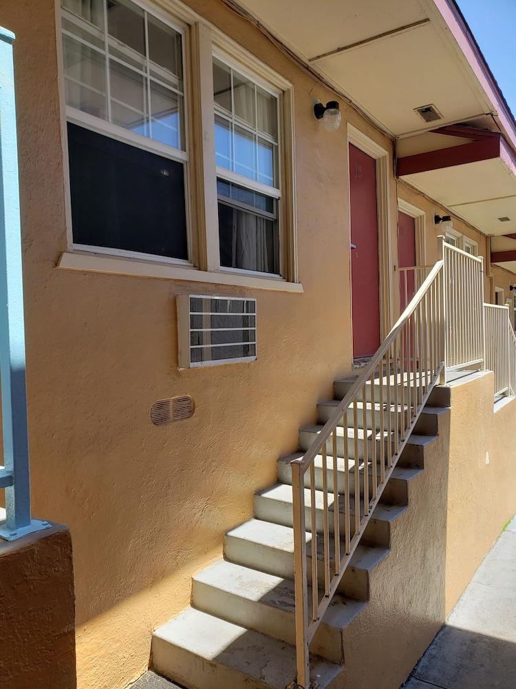 Aqua Breeze Inn Santa Cruz Exterior photo